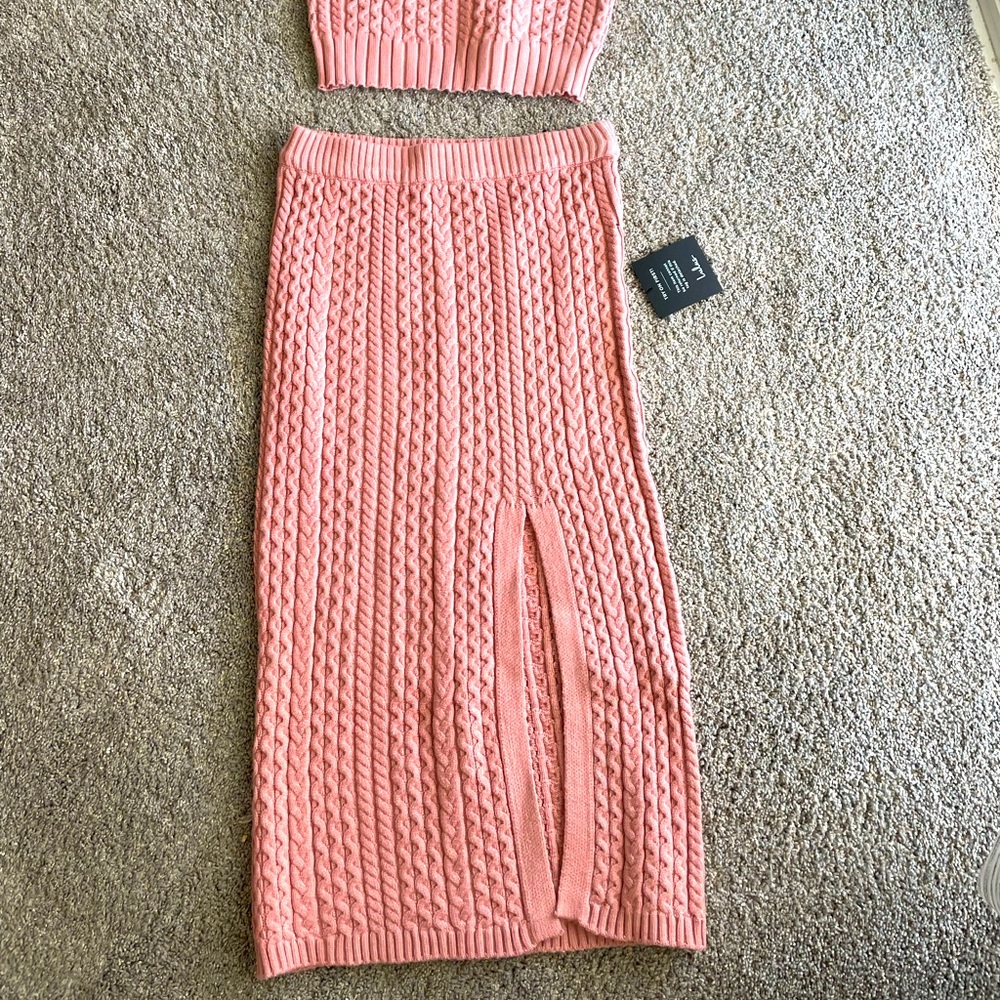 NWT Lulus sweater crop top and midi skirt set